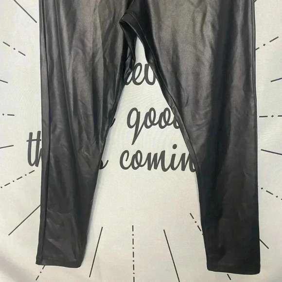 ASOS DESIGN leather look leggings with elastic slim waist - Picture 5 of 8